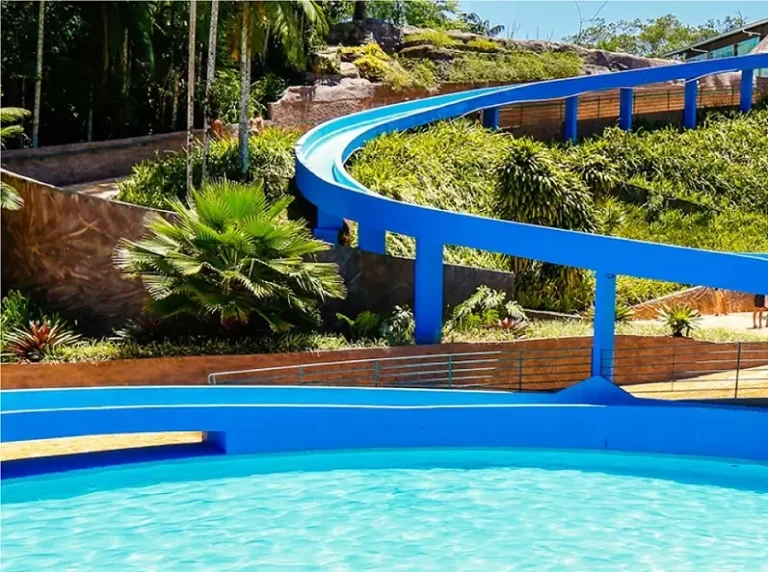 Tribunal mantém indenização a estudante que perdeu dois dentes em parque aquático