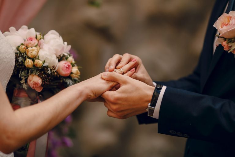 Bufê é condenado a indenizar casal por se recusar a adiar data de festa de casamento