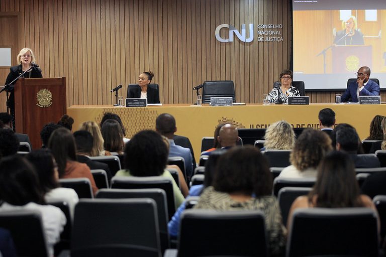 Racismo é obstáculo a construção de uma sociedade igualitária, diz Rosa Weber