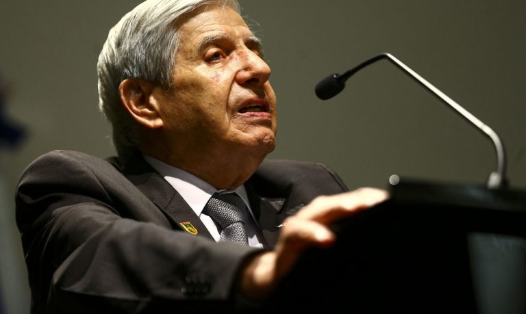 Augusto Heleno: acampamentos bolsonaristas eram “ordeiros e pacíficos”