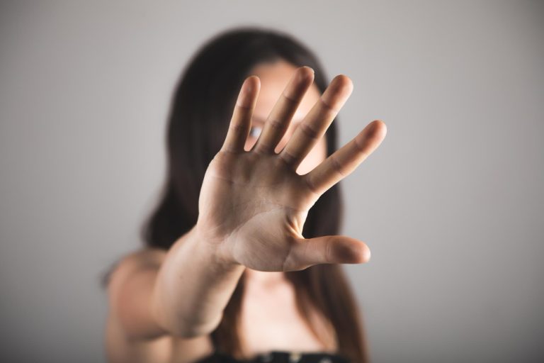 Lei concede auxílio-aluguel para mulher vítima de violência