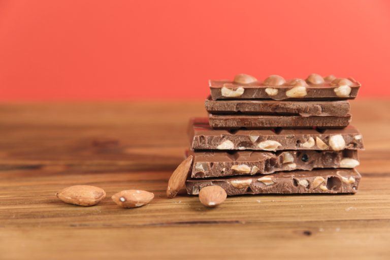 Princípio da bagatela é aplicado a furto de 82 barras de chocolate