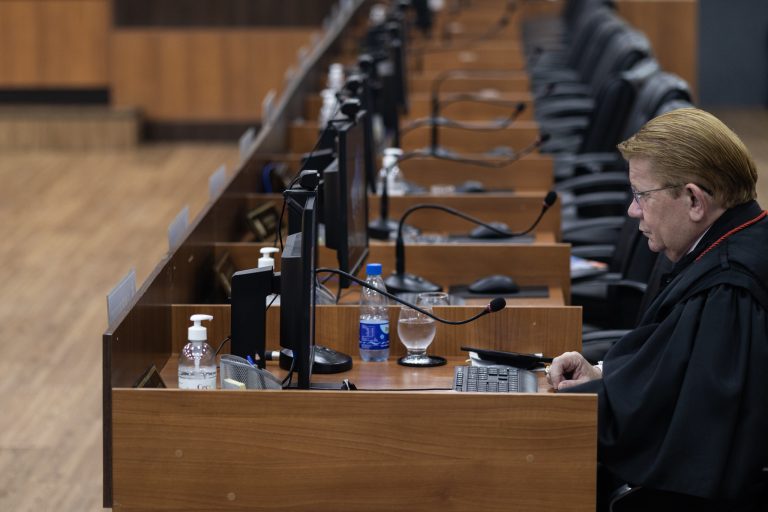 Falta de acesso às mídias digitais agridem contraditório e anulam condenação, fixa Hamilton Saraiva