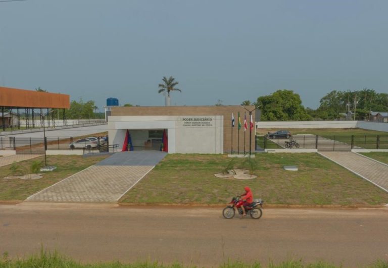 Carauari/AM inaugura novo fórum, que recebeu o nome do desembargador Djalma Martins da Costa