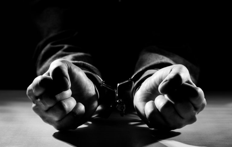 Notícia de constrangimento ilegal à liberdade sem prova do abuso não é acolhida em Habeas Corpus