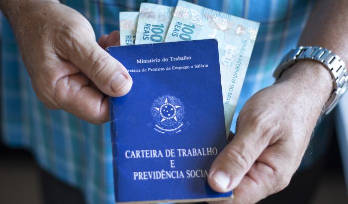 CEF pagará FGTS a trabalhador demitido por não ter provado que ele optou por saque aniversário