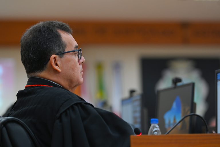 A venda casada, por si só, não motiva o reconhecimento de danos morais