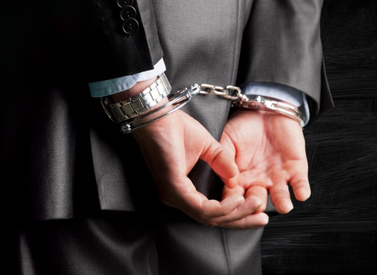 Advogado que recebe honorários adiantados comete ilícito,mas não é crime, fixa STJ