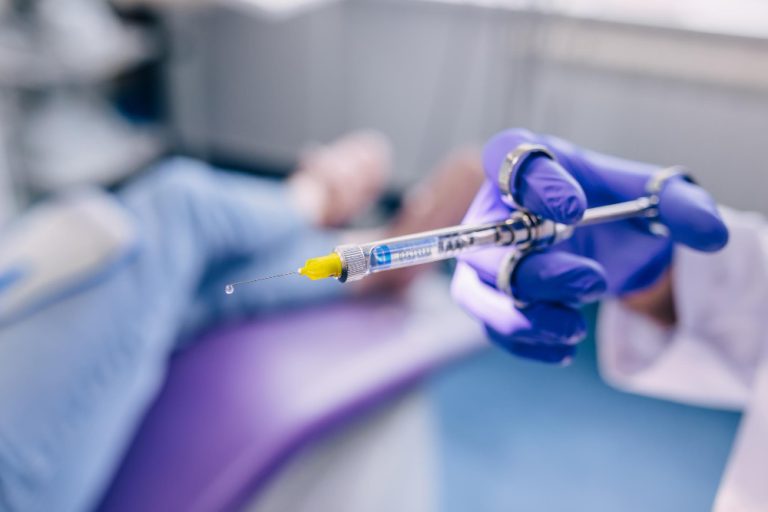 Paciente deve ser indenizado por cair no chão durante aplicação de anestesia em Hospital de Manaus