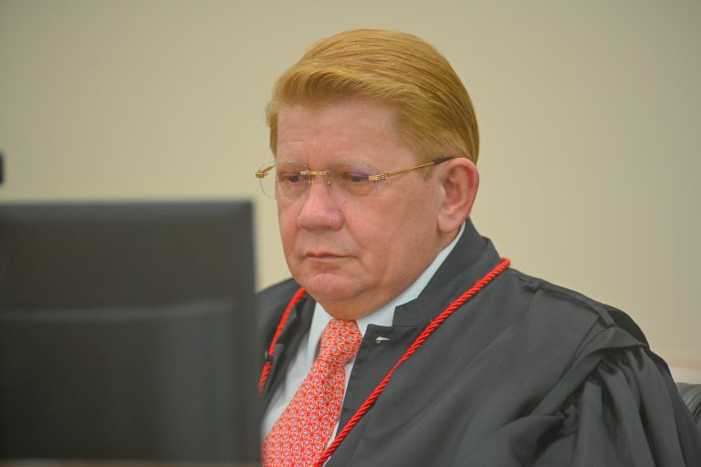 Justiça rejeita ação penal por tráfico de drogas pela invalidade da busca pessoal contra acusado