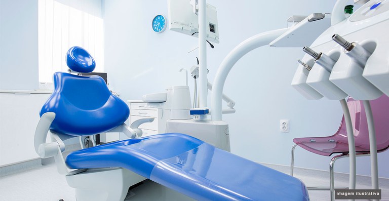 Justiça manda indenizar paciente de odontólogo por perda de dente em procedimento