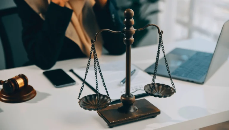 Servidor comissionado, afastado para tratar da saúde, pode nesse período ser livremente exonerado