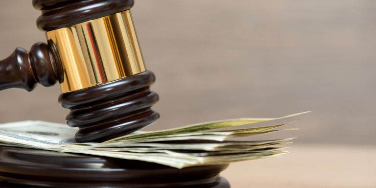 Espólio tem legitimidade para ser parte em ação por danos morais contra o ofensor falecido