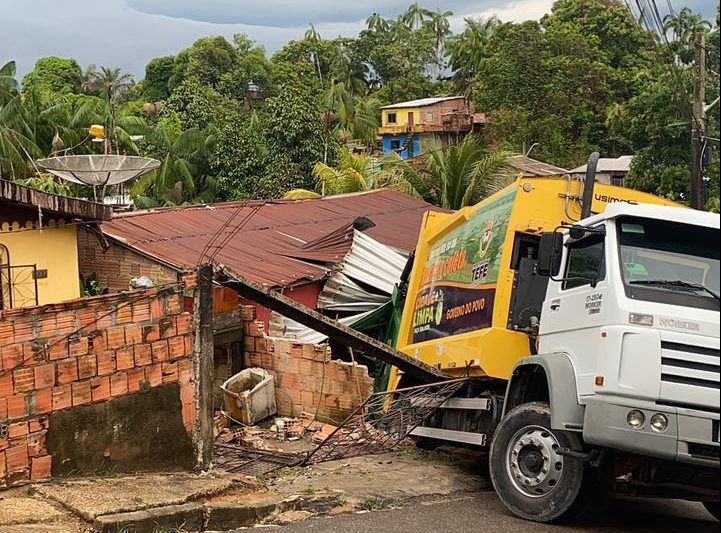 Liminar determina reconstrução de muro destruído por caminhão da Prefeitura