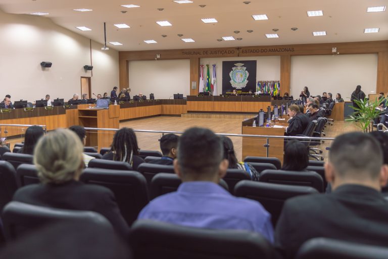 Pleno acolhe embargos e esclarece objeto de IRDR sobre dano moral por desconto bancário