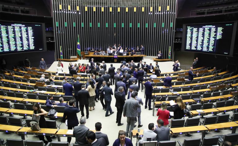 Câmara dos Deputados aprova texto base do novo Ensino Médio. Entenda