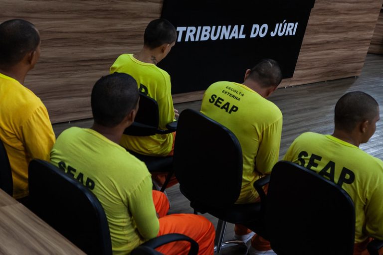 Tribunal do Júri condena seis réus por homicídio qualificado de um adolescente de 13 anos
