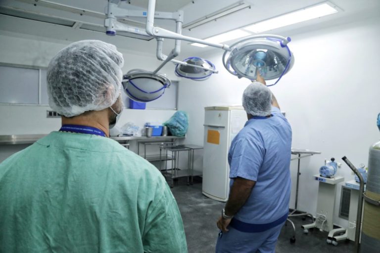 TCE/AM faz blitz no Hospital Francisca Mendes após denúncias de irregularida des