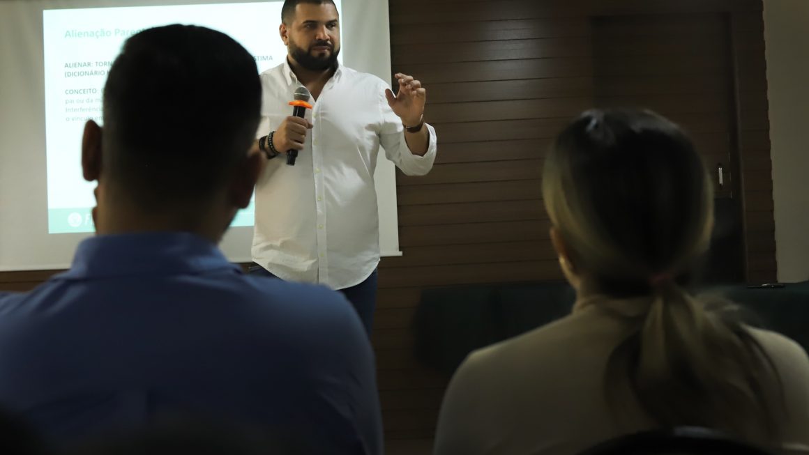 DPE-AM educa pais separados que estão em conflito de convivência