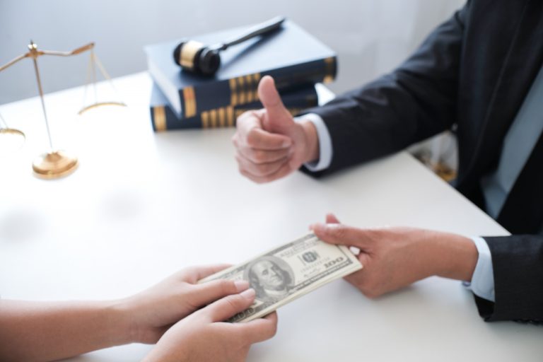 Justiça manda advogado devolver 50% dos honorários contratados por perder prazo de cliente