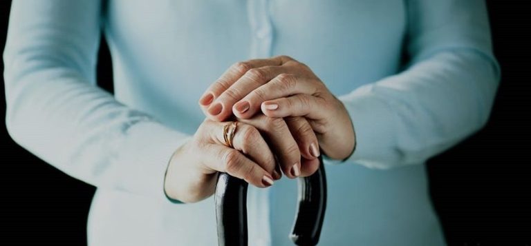 Dependência da viúva é presumida, cabendo à Previdência o ônus de derrubar  direito à pensão