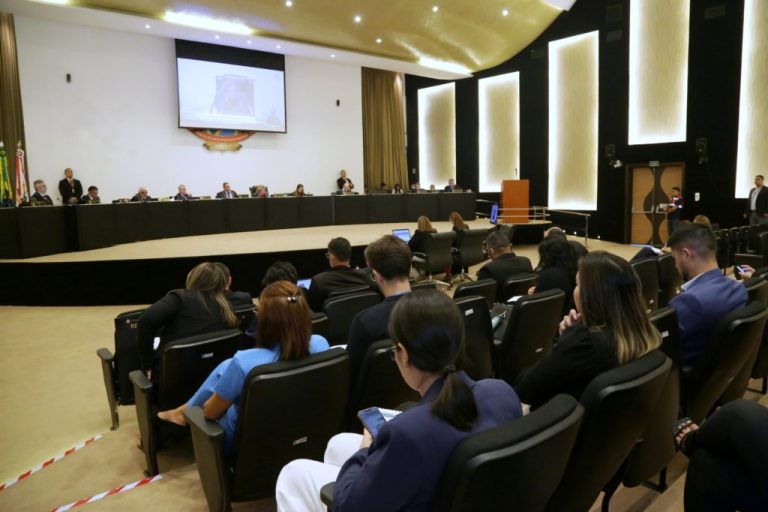 TCE-AM reprova contas da Câmara de Uarini e aplica multa de R$ 50 mil à presidente do Legislativo