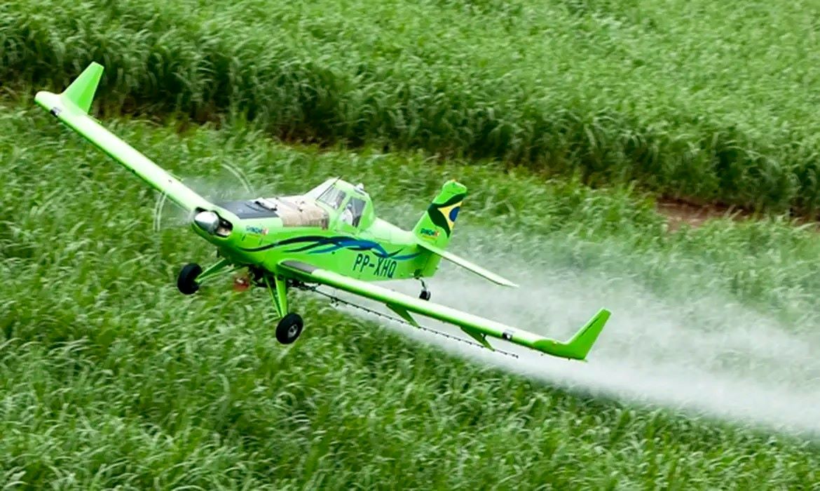 Agrotoxicos-pulverizacao-Foto-Cenipa