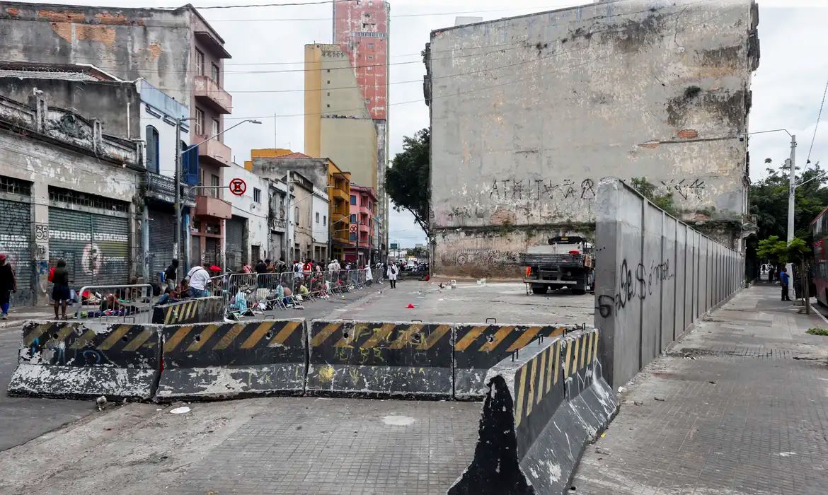 Muro-na-cracolandia-Foto-Paulo-Pinto-Agencia-Brasil