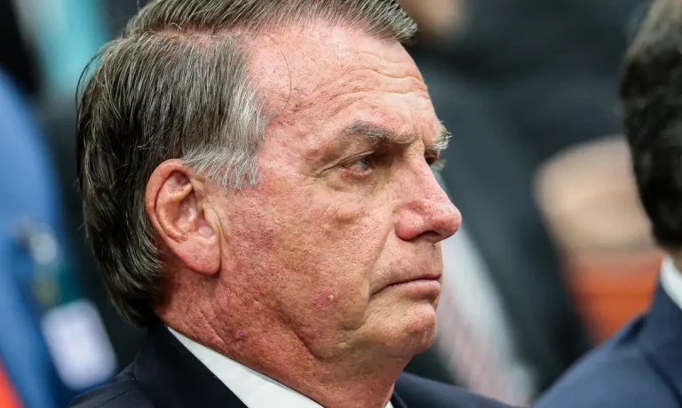 PGR defende reforço de policiamento perto da casa de Bolsonaro