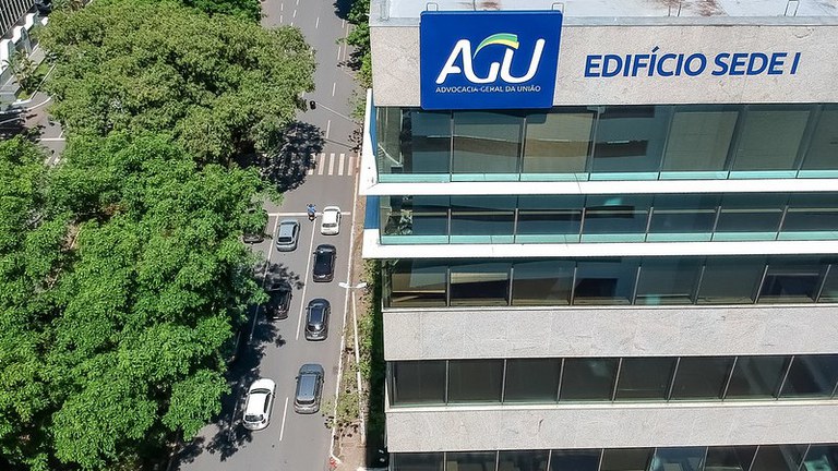 AGU contrata escritório de advocacia para defender Brasil contra sanções nos Estados Unidos