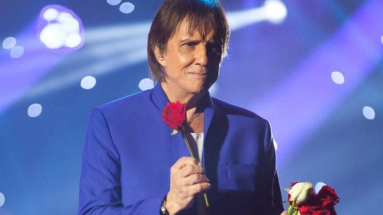 Justiça condena empresa por fraude na meia-entrada em show de Roberto Carlos