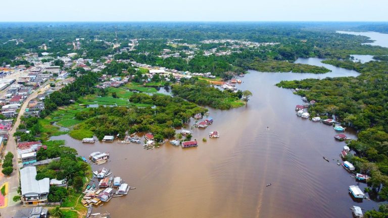TCE-AM notifica prefeito de Alvarães por omissão em políticas climáticas