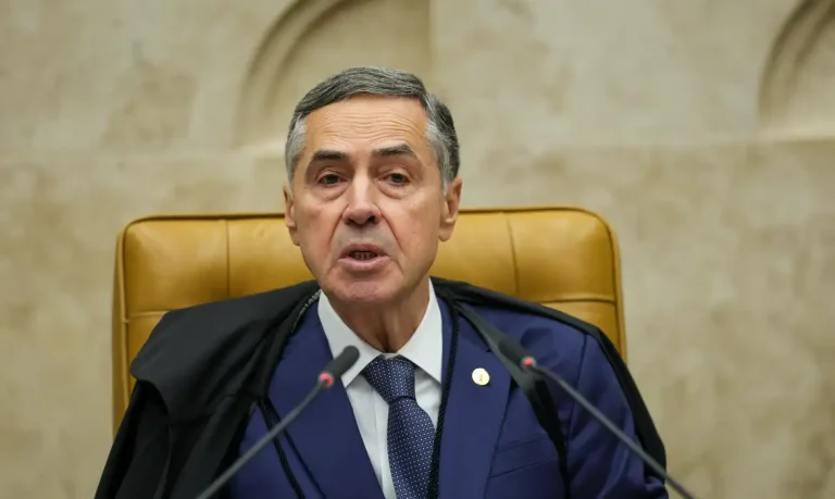 Barroso diz que STF deve avaliar reação contra sanções dos EUA