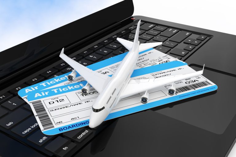 Juizado do Amazonas limita multa a 5% e condena LATAM por reter valor em cancelamento de passagem