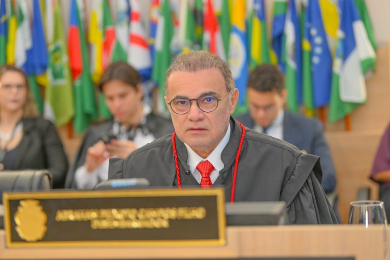 Cobrança de tarifa mínima em condomínio com hidrômetro único é considerada lícita pelo TJAM