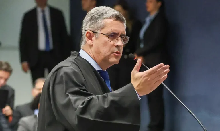 Defesa diz que Ramagem “compilava pensamentos de Bolsonaro”