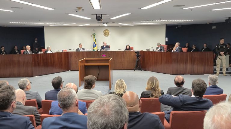 STF forma maioria para condenar Bolsonaro por golpe de Estado