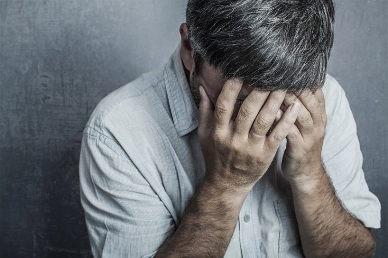 Funcionário chamado de “patrola” por décadas receberá indenização por danos morais