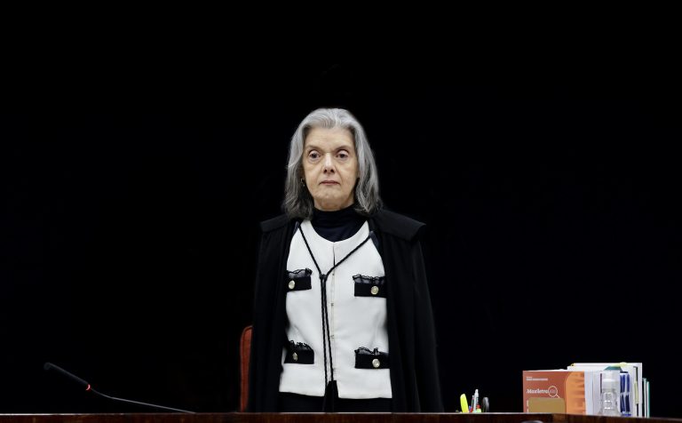 Voto de Cármen Lúcia pode formar maioria para condenar Bolsonaro