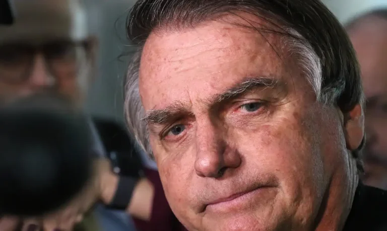 Moraes autoriza ida de Bolsonaro a hospital para procedimento na pele