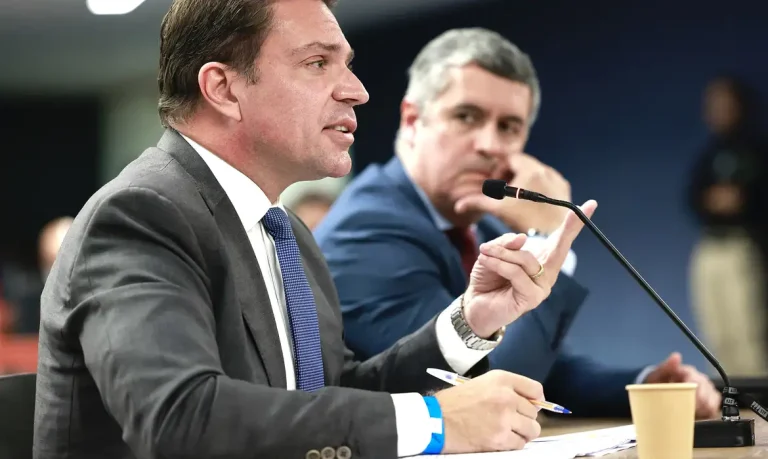 Trama golpista: Fux vota pela absolvição de ex-diretor da Abin