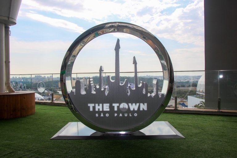 Decisão judicial obriga The Town a garantir condições dignas de trabalho