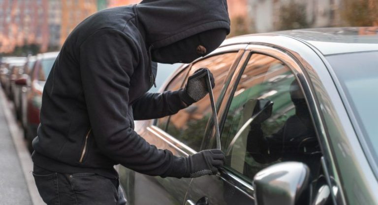 Veículo roubado: Justiça anula multa ao proprietário, mas nega indenização por danos morais