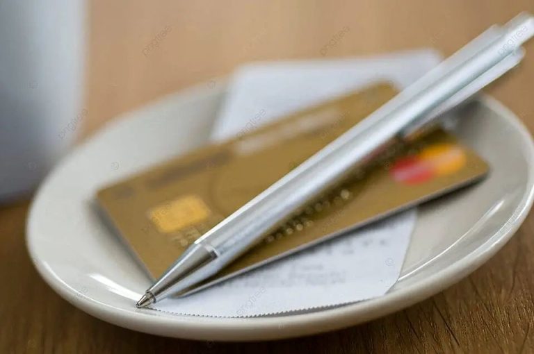 Assinatura não basta: TJAM reafirma que ausência de transparência invalida contrato de cartão consignado