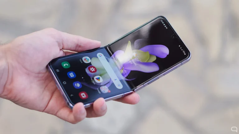 Samsung é condenada a indenizar consumidor por vício em celular Galaxy Z Flip4