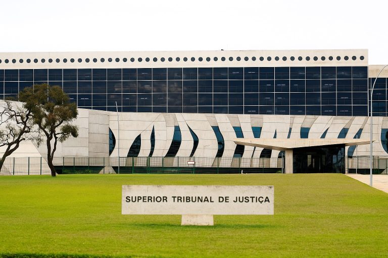Direito real de habitação impede extinção do condomínio e alienação do imóvel
