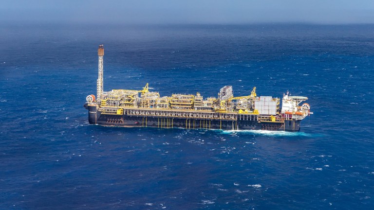 AGU garante à União a manutenção de R$ 22 bilhões em disputa com petroleiras