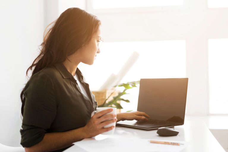 Justiça do Trabalho afasta justa causa aplicada por uso indevido da internet no expediente