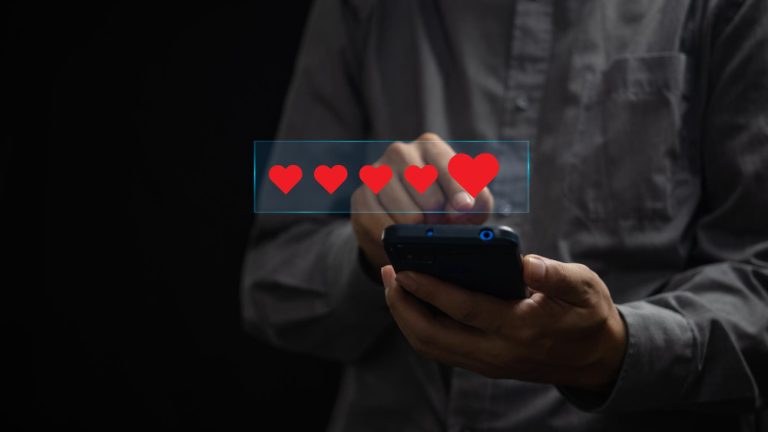 Privar usuário do acesso às redes sociais sem motivo não é simples aborrecimento, decide juiz do AM