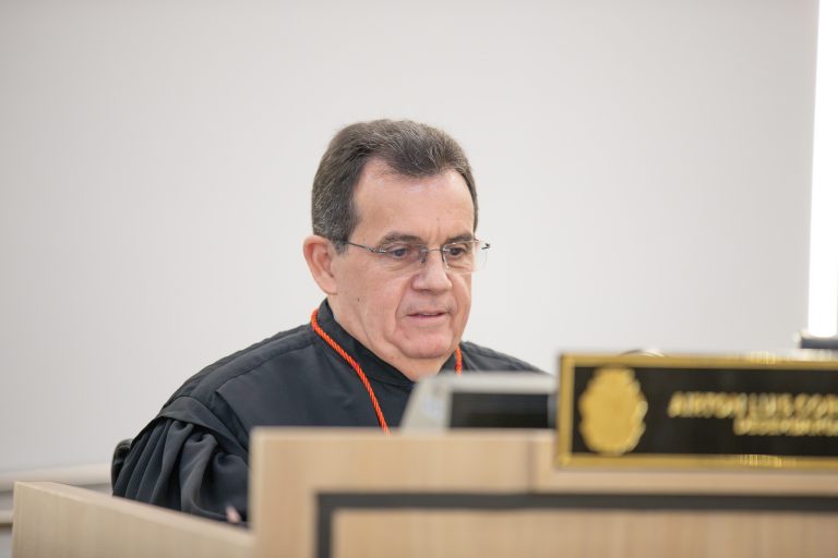 Ação não pode ser extinta apenas pelo cumprimento de liminar, define TJAM